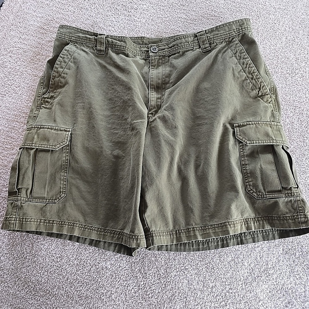 Columbia Omni-Shade Men's Green Cargo Shorts Size 42 X 10‎ Y2K Gorpcore Hiking
